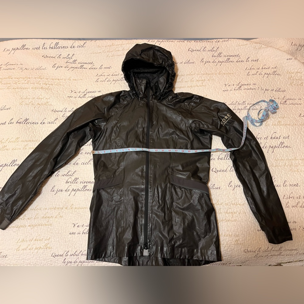 GORE WEAR ultralight waterproof goretex shell running jacket.